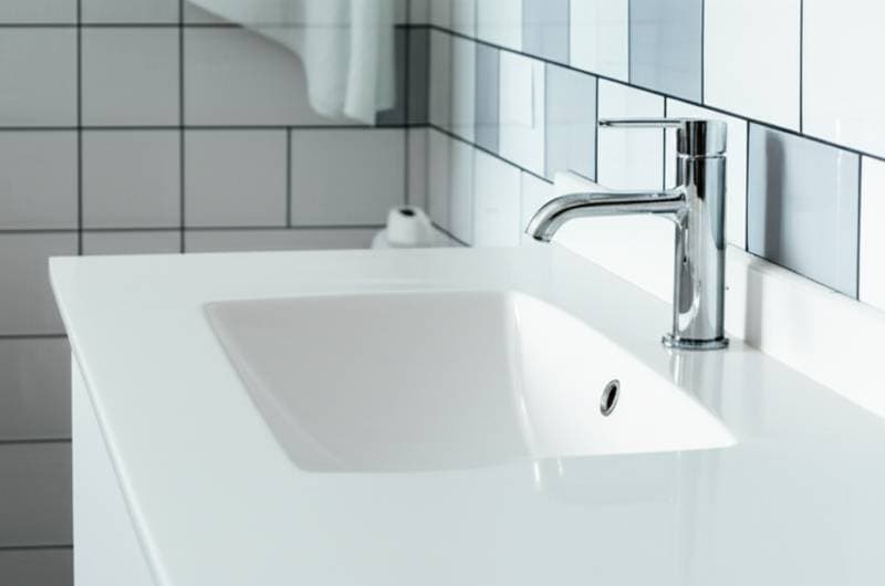 Featured image for Bathroom Remodel: DIY Wins vs Pro-Only Tasks Revealed